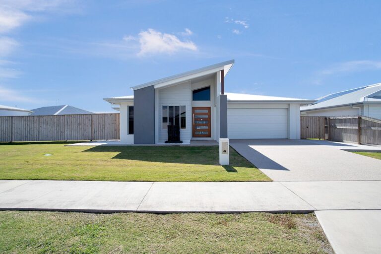 5 Radiata Street, Rural View QLD