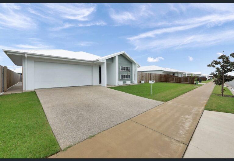 11 Jabiru Circuit, Rural View, Qld 4740